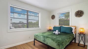 5 Schlafzimmer, Bügeleisen/Bügelbrett