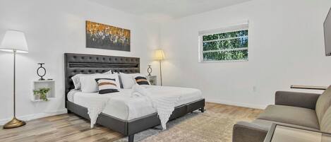 5 bedrooms, desk, iron/ironing board, free WiFi