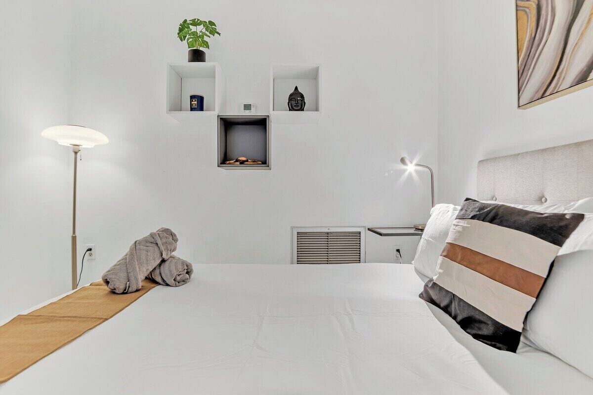 5 habitaciones, escritorio, tabla de planchar con plancha y wifi gratis 