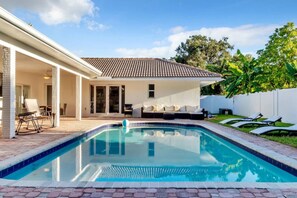 Imagen sin descripción, 3 de 37, botón