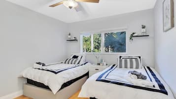 4 bedrooms, desk, iron/ironing board, free WiFi
