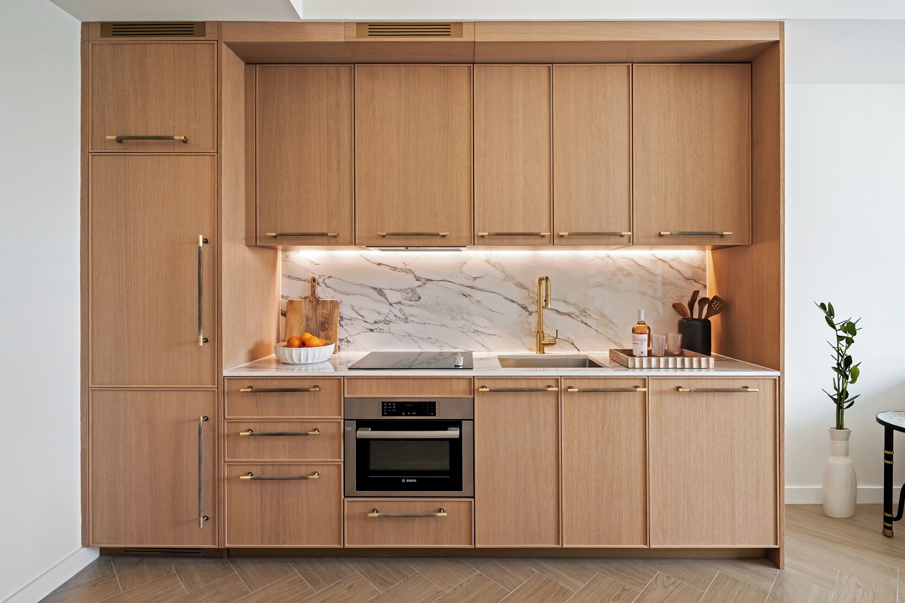 Fridge, oven, stovetop, dishwasher