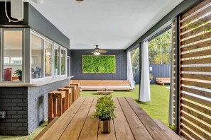 Unclassified image, 4 of 14, button - Jardins d'eden | turfed pool | 6min beach (Hollywood)