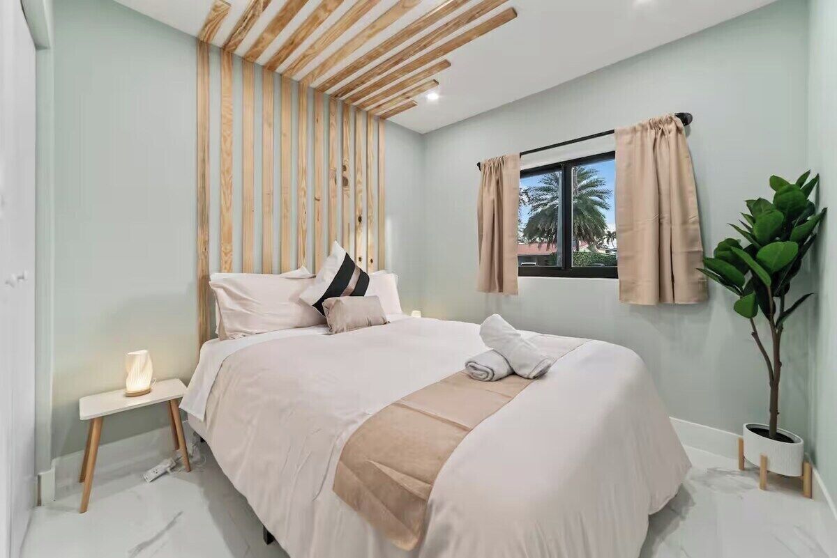 7 habitaciones y tabla de planchar con plancha 