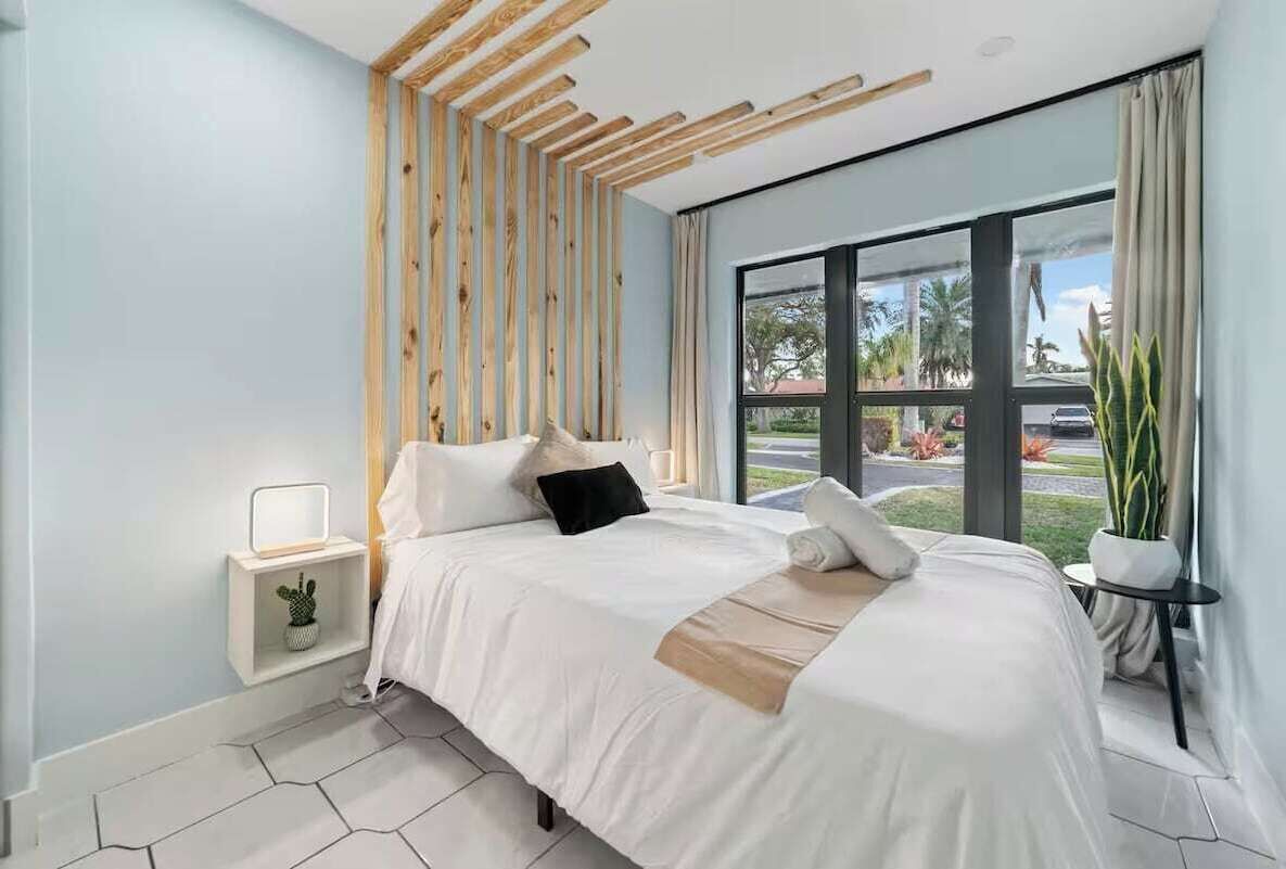 7 habitaciones y tabla de planchar con plancha 