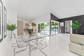Dining - Casa joia | heated pool | near beach (Miami)