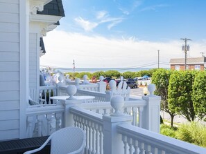 Property grounds - 4BR Beach Block Condo w/ Pool Access (Cape May)