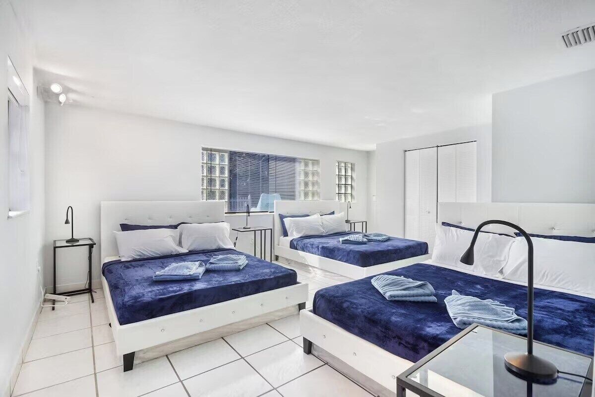 4 Schlafzimmer, Schreibtisch, Bügeleisen/Bügelbrett, Reisekinderbett