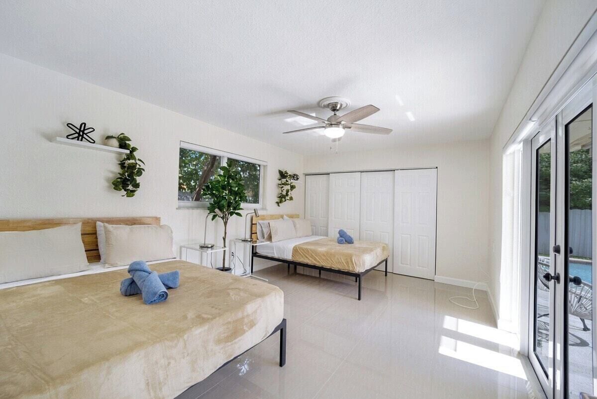 6 bedrooms, iron/ironing board