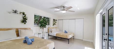 6 bedrooms, iron/ironing board