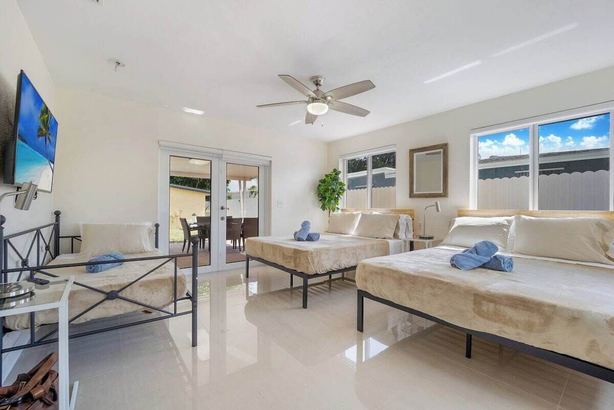 6 bedrooms, iron/ironing board