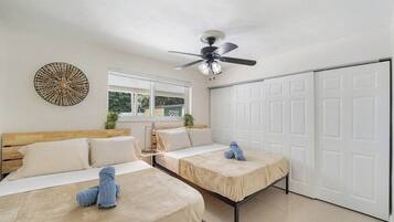 6 quartos, ferros/tábuas de passar roupa