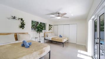 6 bedrooms, desk, iron/ironing board, free WiFi