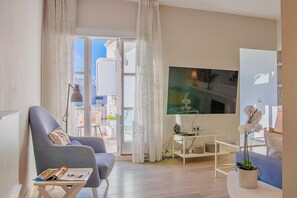 Una Smart TV, libros