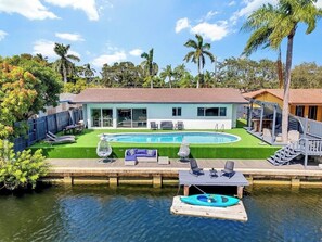 Pool - Waterfront villa | near beach | pool (Hollywood)