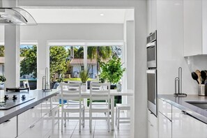 Unclassified image, 5 of 31, button - Waterfront Villa | Near Beach | Pool (Hollywood)