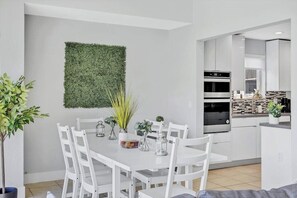 Dining - Waterfront villa | near beach | pool (Hollywood)