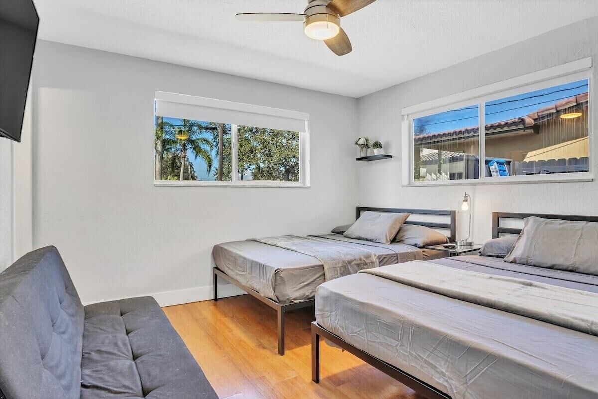 5 bedrooms, desk, iron/ironing board, free WiFi