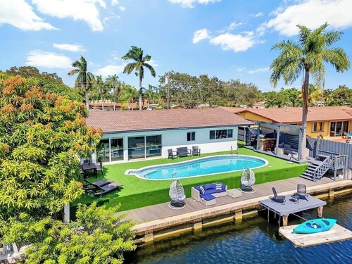 Waterfront villa | near beach | pool