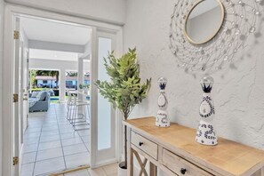 Unclassified image, 4 of 31, button - Waterfront Villa | Near Beach | Pool (Hollywood)