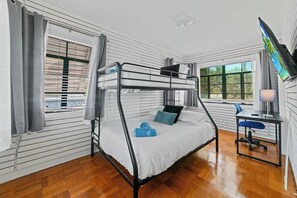 7 bedrooms, iron/ironing board, free WiFi - Coastal heritage vizcaya mansion | beach 4 mins (Hollywood)