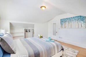 6 bedrooms, iron/ironing board, free WiFi