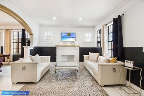TV, fireplace