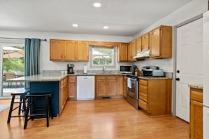 Private kitchen - Mtn Views, Pickleball Court, Hot Tub & Fire Pit (Arden)