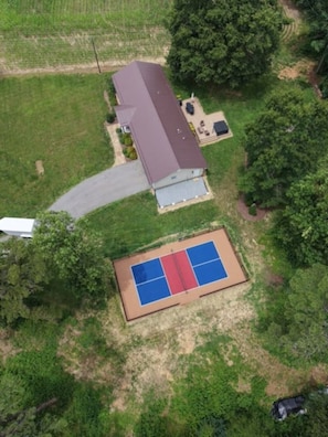 Exterior - Private Pickleball Court, Hot Tub and Fire Pit (Arden)