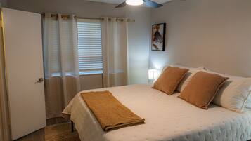 1 bedroom, desk, free WiFi, bed sheets