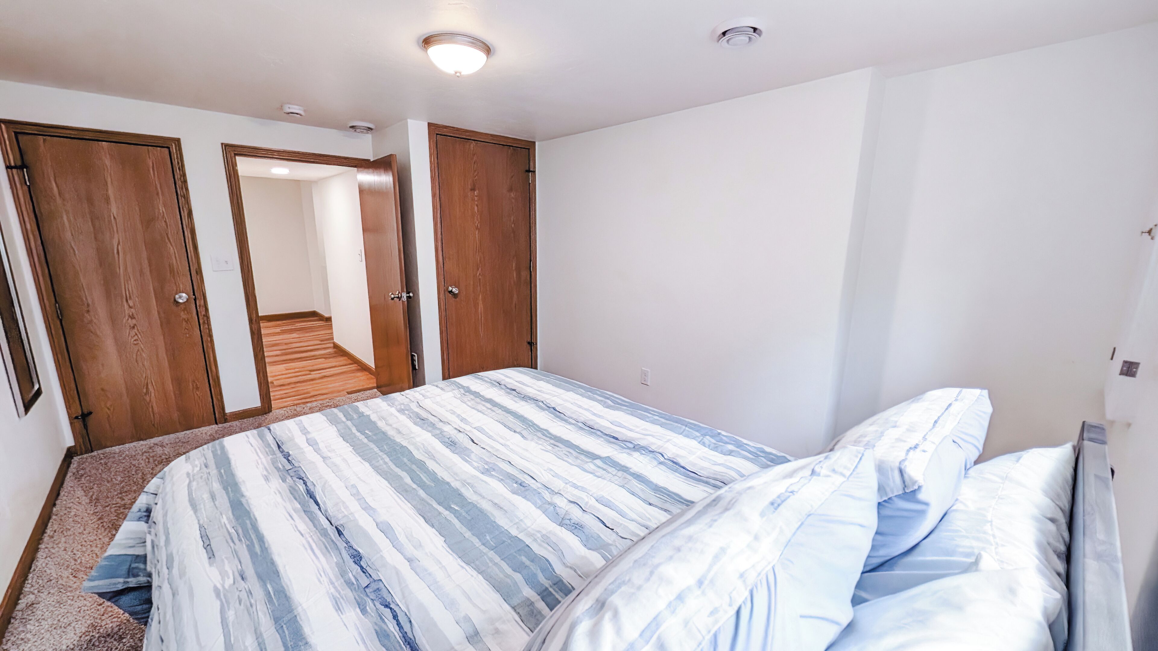 5 quartos, Wi-Fi de cortesia, roupa de cama