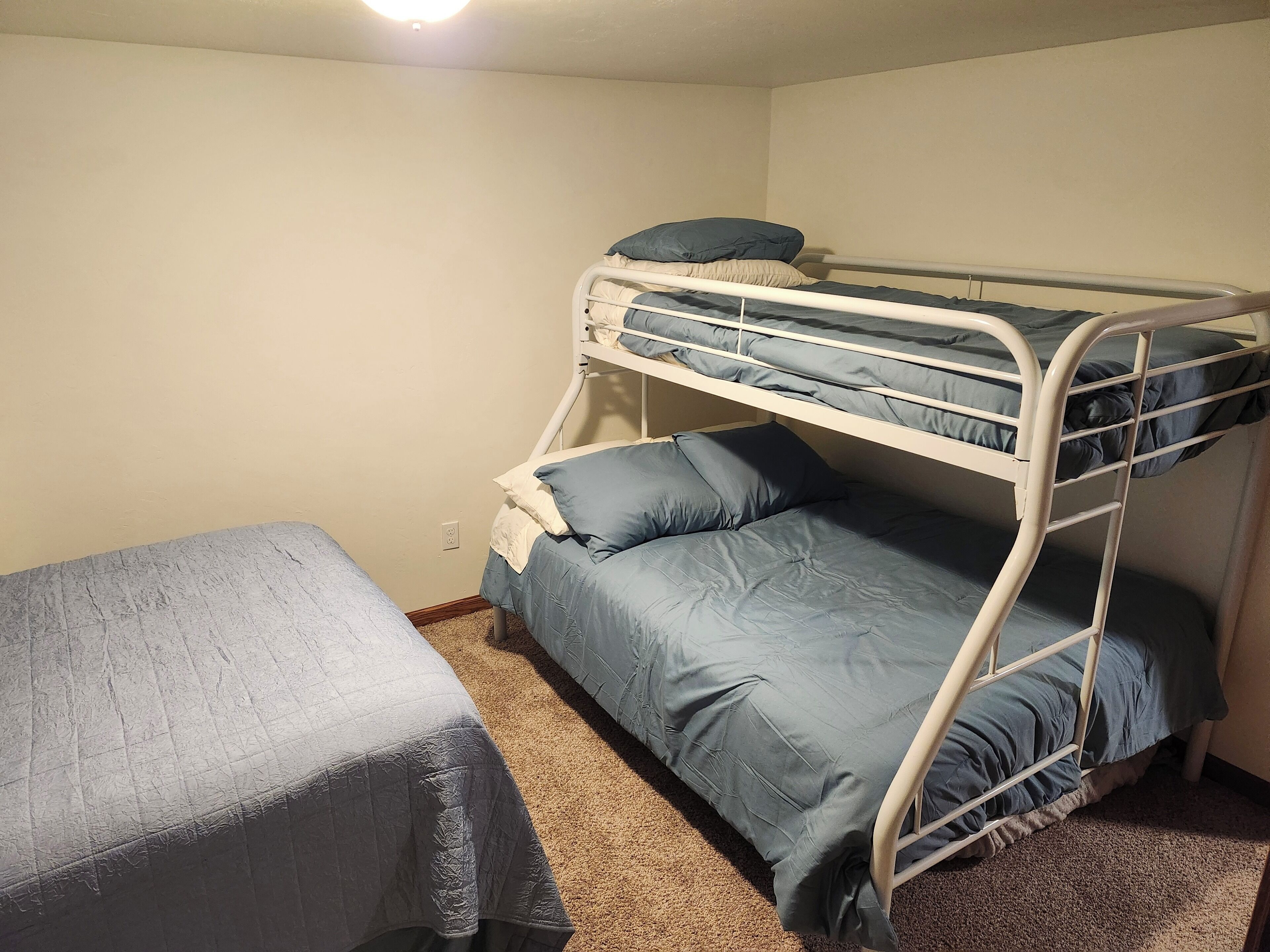 5 quartos, Wi-Fi, roupa de cama