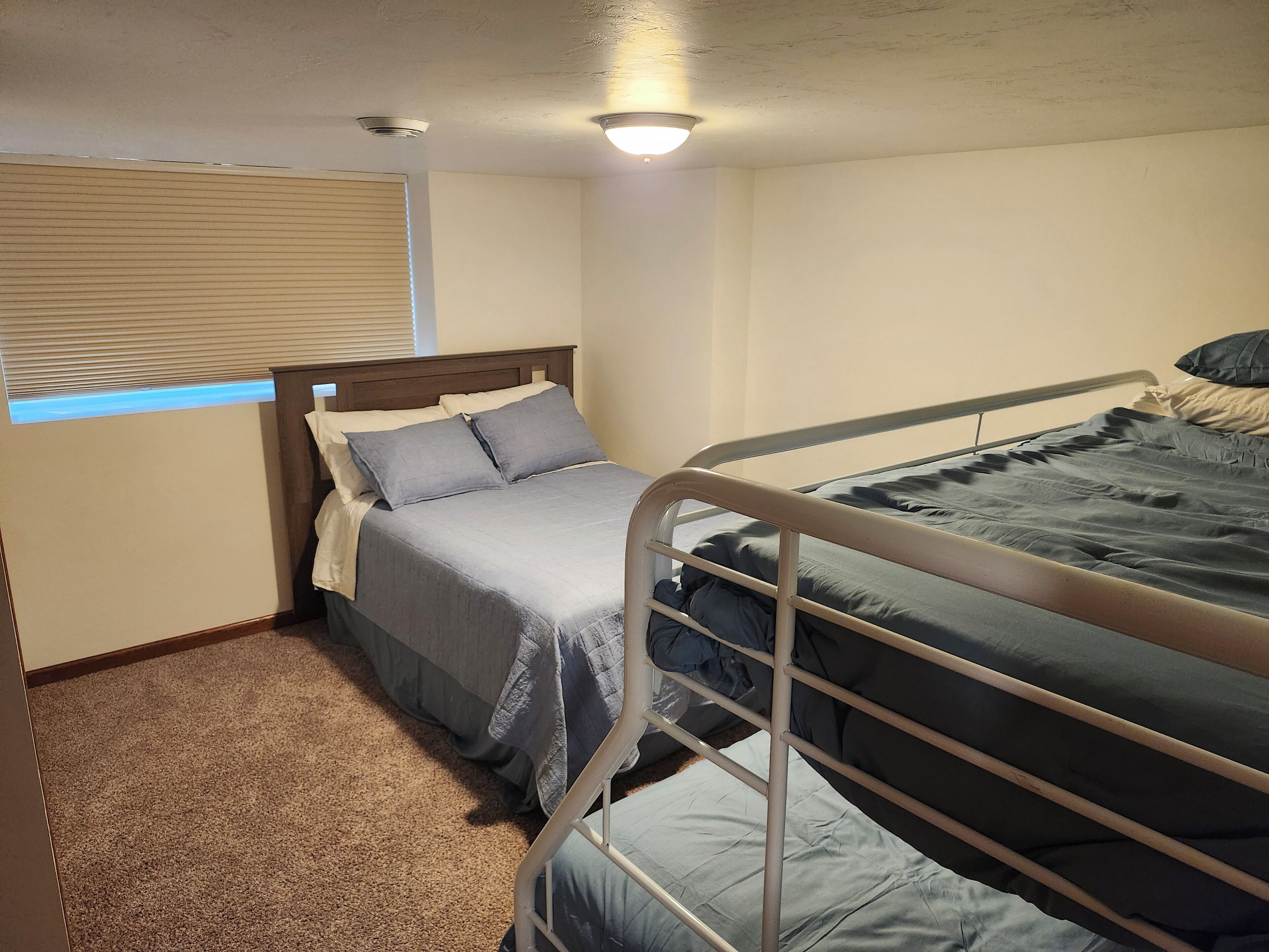 5 bedrooms, free WiFi, bed sheets
