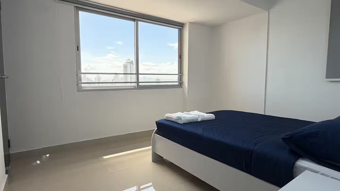 3 slaapkamers, een strijkplank/strijkijzer, wifi