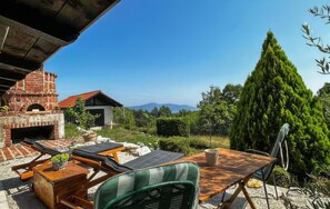 Outdoor dining - Amazing apartment in Moscenicka Draga with WiFi (Moscenicka Draga)