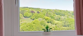 Cottage with breathtaking views of the Rhondda Valley.