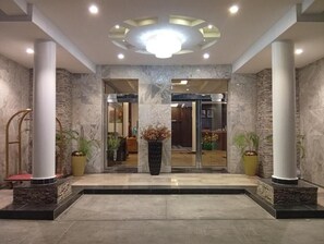 Lobby - Vinpy Hotels  (Uyo)