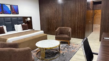 In-room safe, laptop workspace, blackout curtains, free WiFi