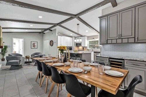 Elegant 6BR CFL Retreat: Pool, Hot Tub, Game Room!