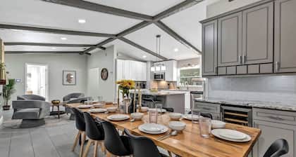 Elegant 6BR CFL Retreat: Pool, Hot Tub, Game Room!
