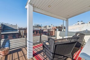 Terrace/patio - Heart of Queen Village 3 bedrooms,3.2 baths,finished basement patiSecure parking (Philadelphia)