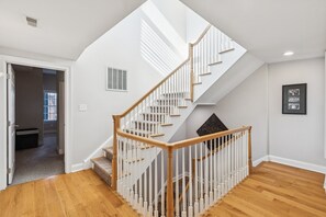 Interior - Heart of Queen Village 3 bedrooms,3.2 baths,finished basement patiSecure parking (Philadelphia)