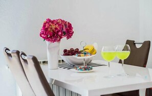 Dining - 1 bedroom stunning apartment in Podstrana (Podstrana)