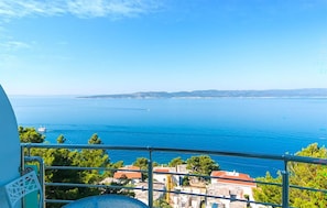 Property grounds - Lovely apartment in Brela with WiFi (Brela)