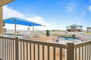 Outdoor dining - Seahorse Room - Laguna Reef Resort w/ Pier (Rockport)