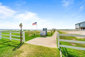 Property grounds - Unit 122 – A cozy bayside studio in the heart of Rockport (Rockport)