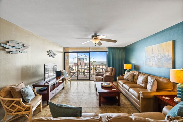 Living area - Cool Runnings | Laguna Reef Rockport, TX (Rockport)