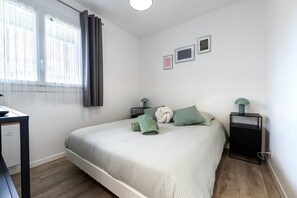 3 habitaciones, tabla de planchar con plancha y wifi gratis 