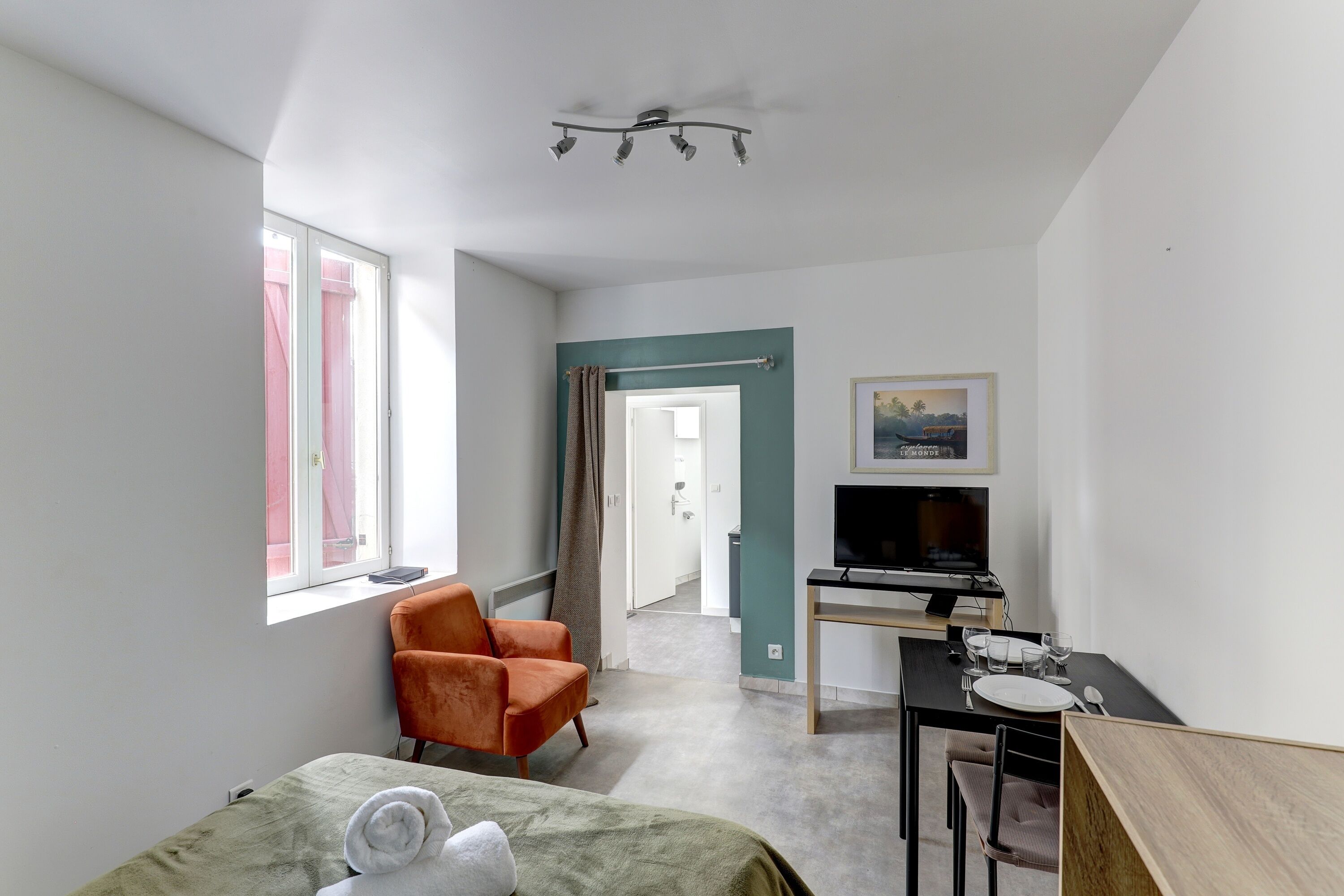 1 bedroom, iron/ironing board, free WiFi, bed sheets