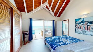 3 bedrooms, iron/ironing board, Internet, bed sheets - Beautiful beach apartment with sea view (Grand-Case)